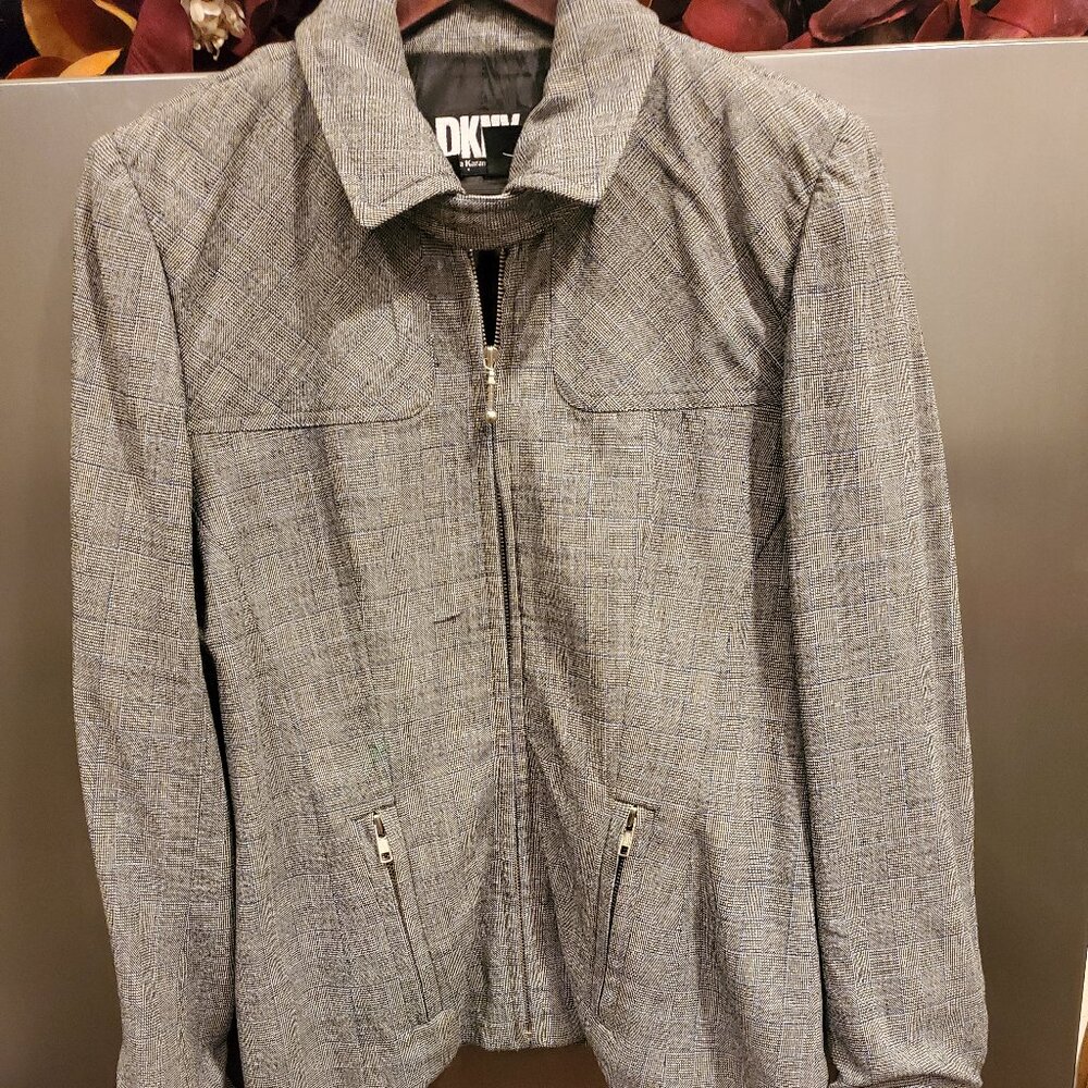 DKNY GRAY PLAID JACKET (SIZE 6)
